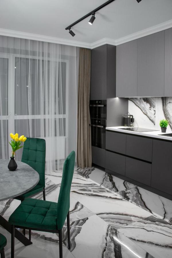 Royal 2 Apartments On Shevchenka 38 Str Lviv Luaran gambar