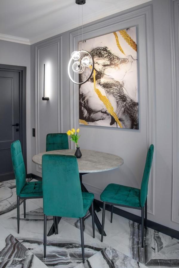 Royal 2 Apartments On Shevchenka 38 Str Lviv Luaran gambar